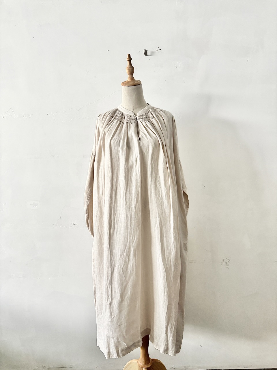 【美品】LISETTE リゼッタ スモッキング刺繍 リネンワンピース アイボリー　デボラ　