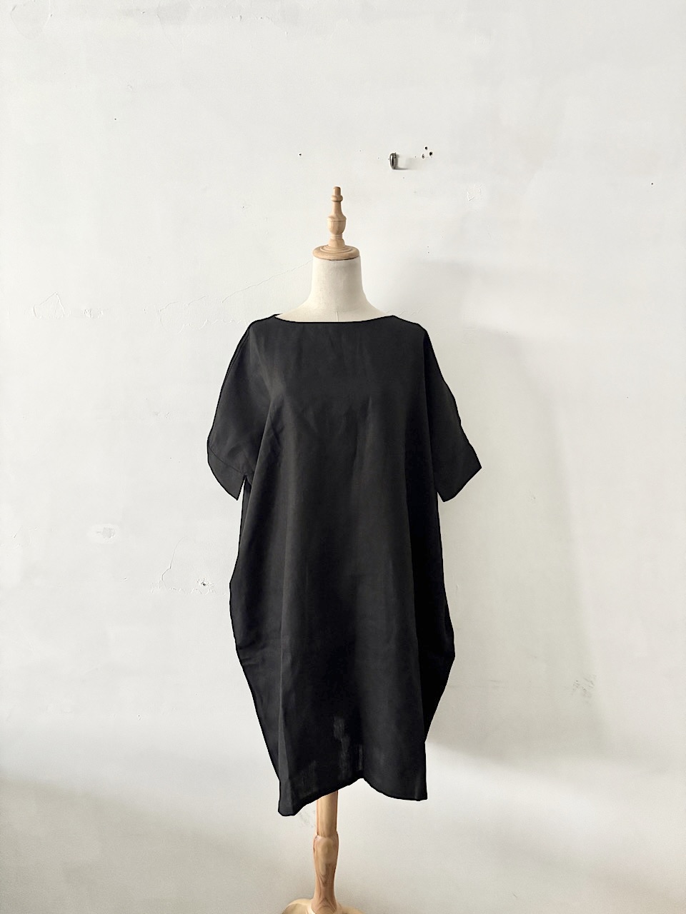 【美品】Honnete オネット リネン ボートネック ロングワンピース ブラック ポーランド製