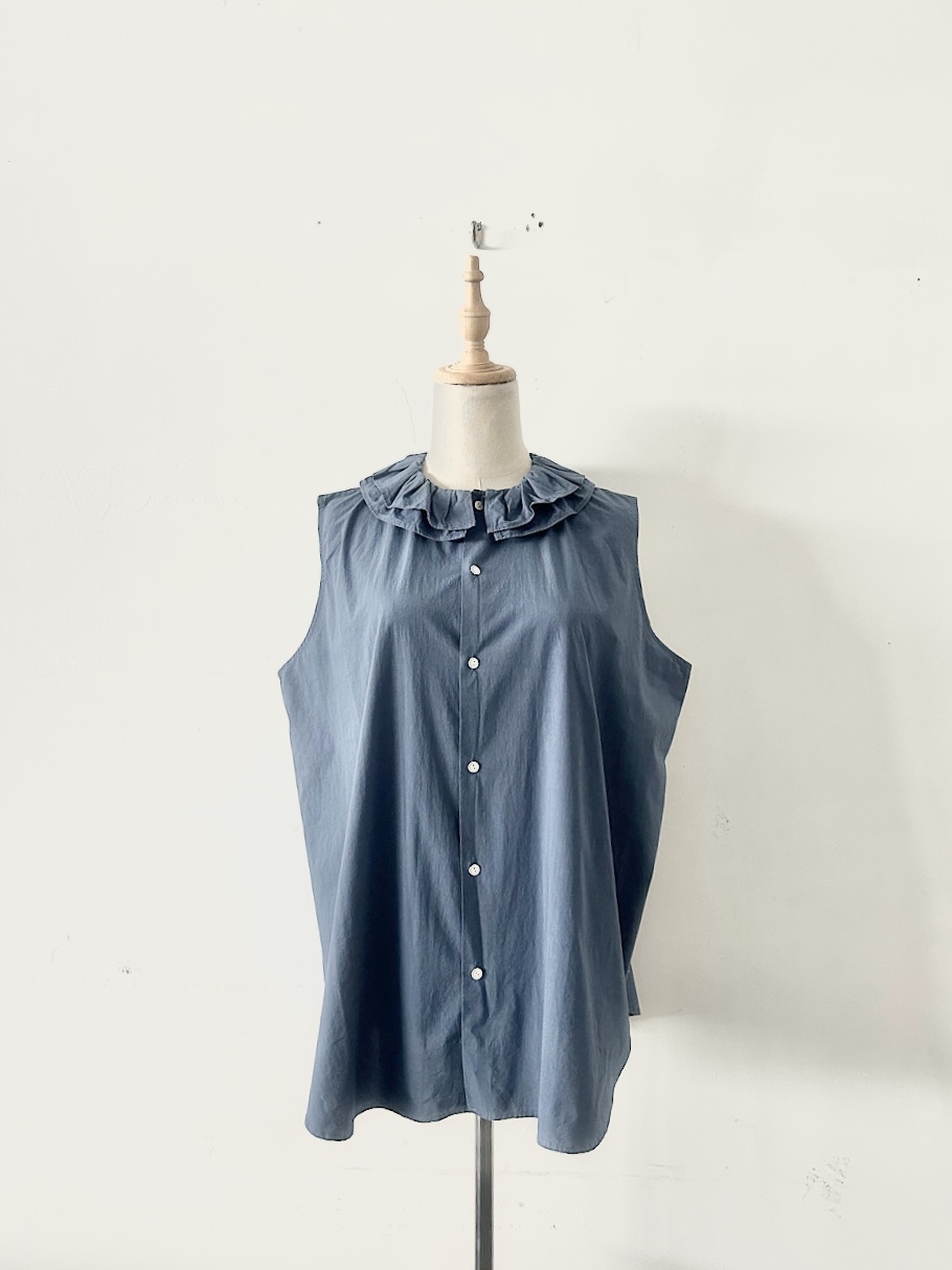 【美品】TOUJOURS  コットンフリルカラーノースリーブブラウス