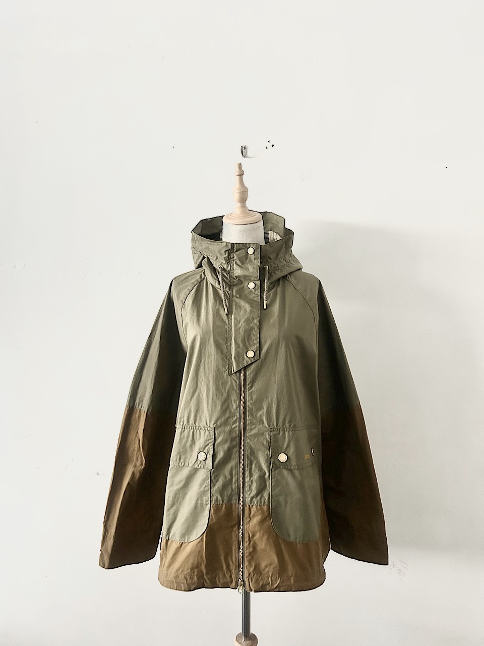 【未使用】Barbour フード付きジャケット オリーブ サイズ8