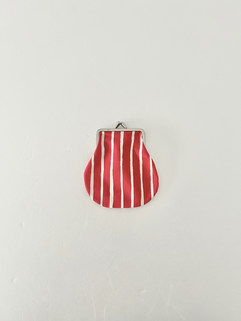 【未使用】marimekko ピッコロ ピエニ クッカロ がま口ポーチ ストライプ レッド
