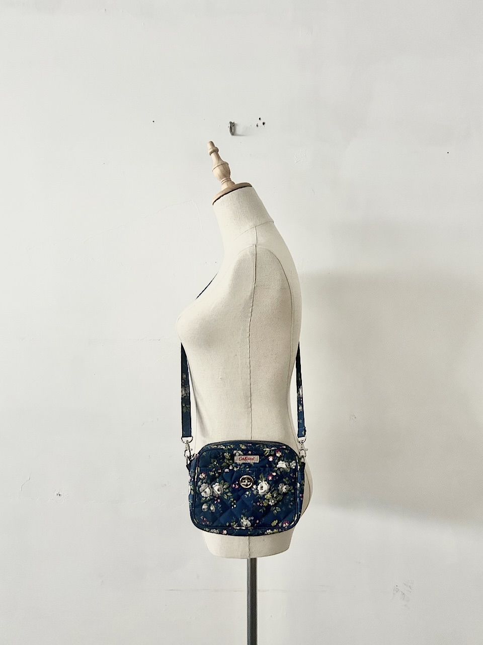 【美品】Cath Kidston ショルダーバッグ 花柄　