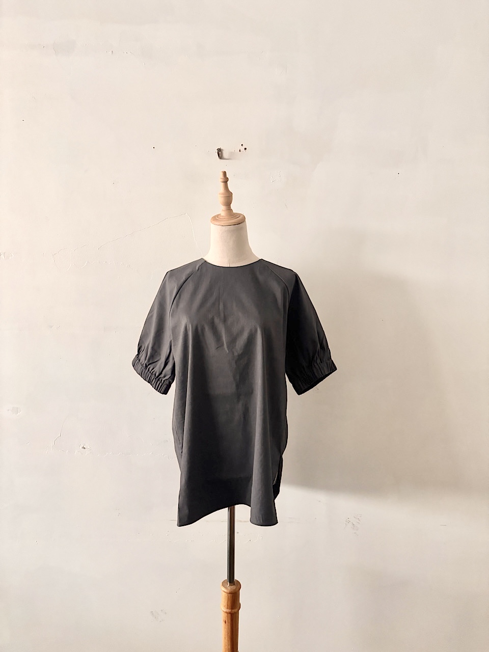 【未使用タグ付】 theory luxe  CRISP LINEN 半袖プルオーバー 38　グレー　