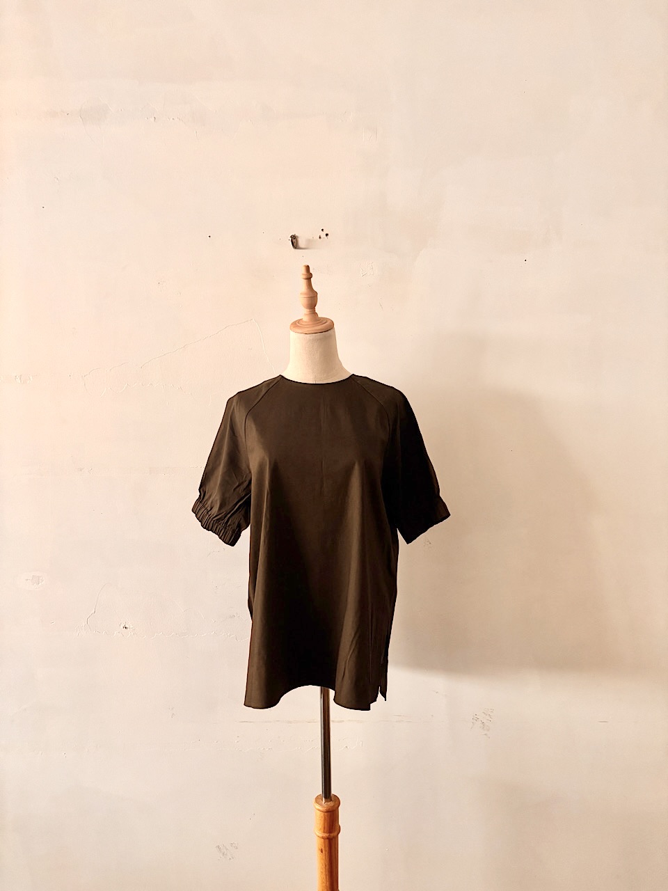 【美品】theory luxe  CRISP LINEN 半袖プルオーバー 38　グリーン　