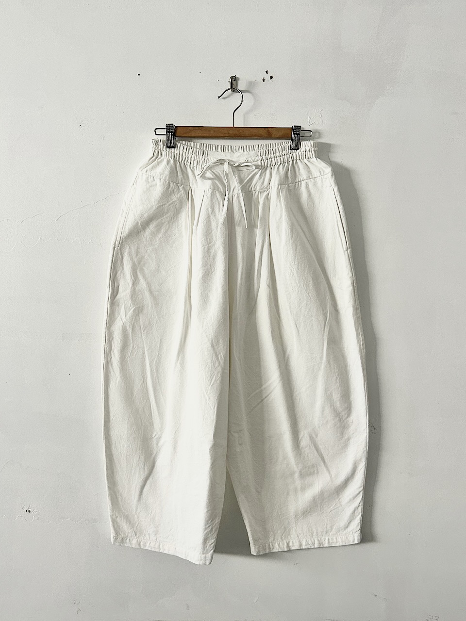【美品】Khadi and Co カディーアンドコー STAR パンツ　ホワイト