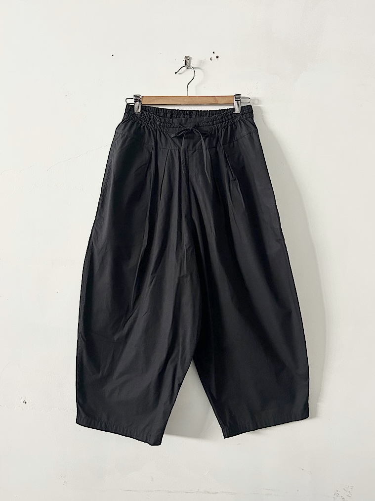 【美品】Khadi and Co カディーアンドコー STAR パンツ　ブラック
