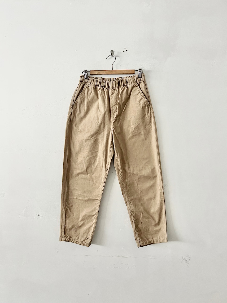 無印良品 イージー コットン テーパードパンツ