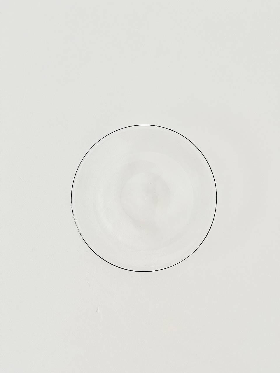【美品】ガラス皿　口線加工　縁取り皿　ブラック　１