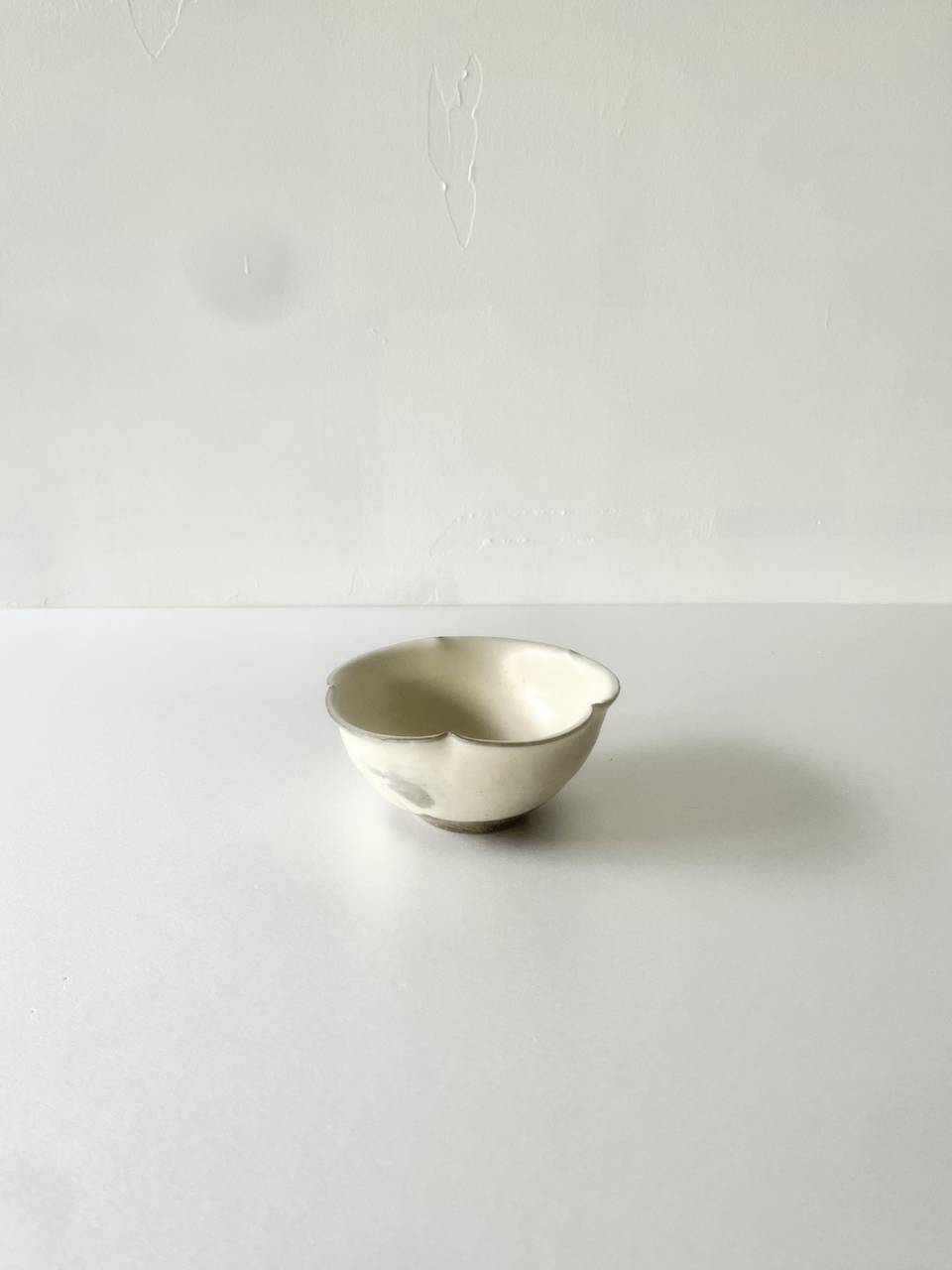【美品】川口武亮　粉引輪花小鉢　①