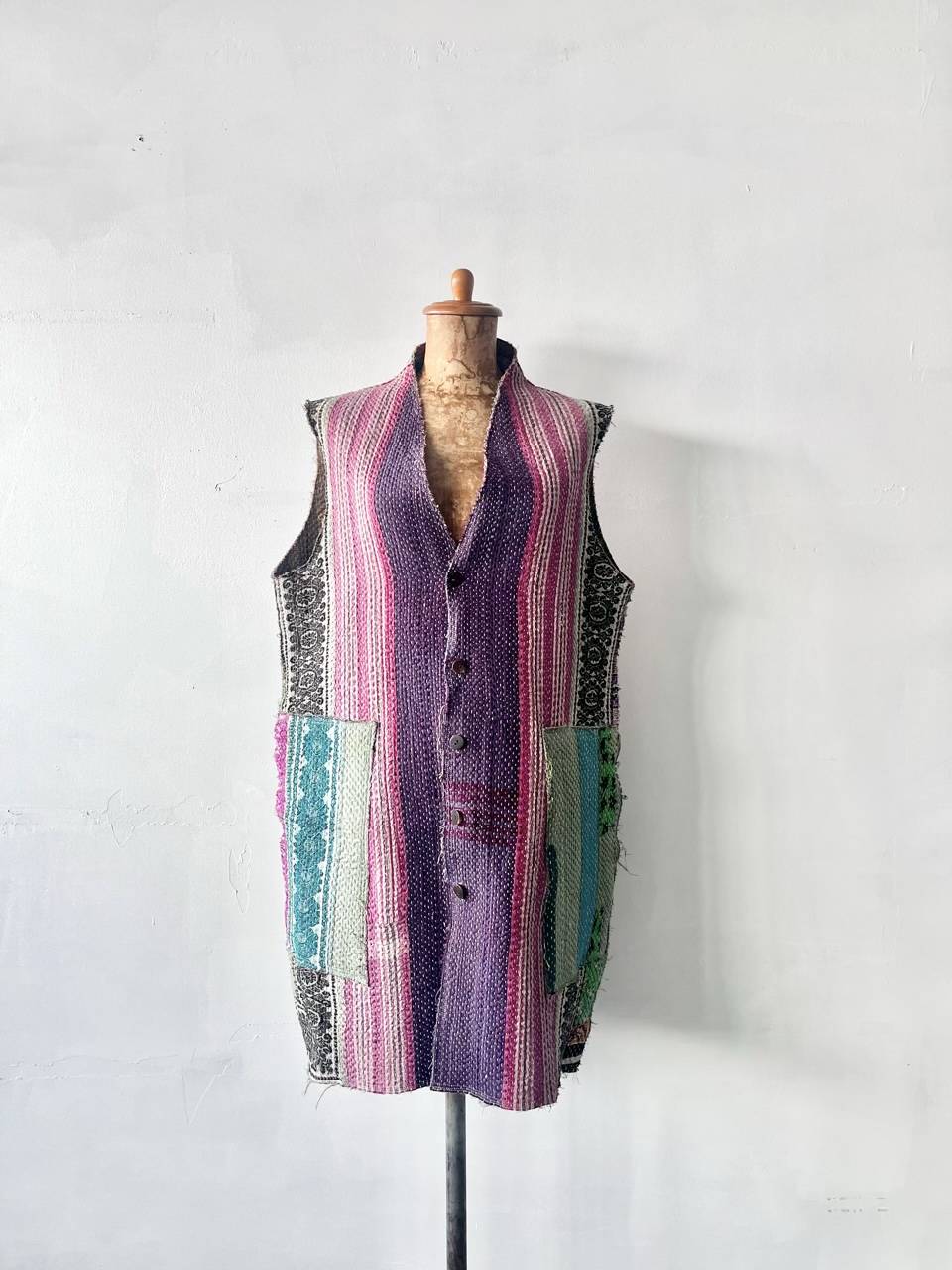 カンタ刺繍　古布刺し子ベスト　インド　手仕事