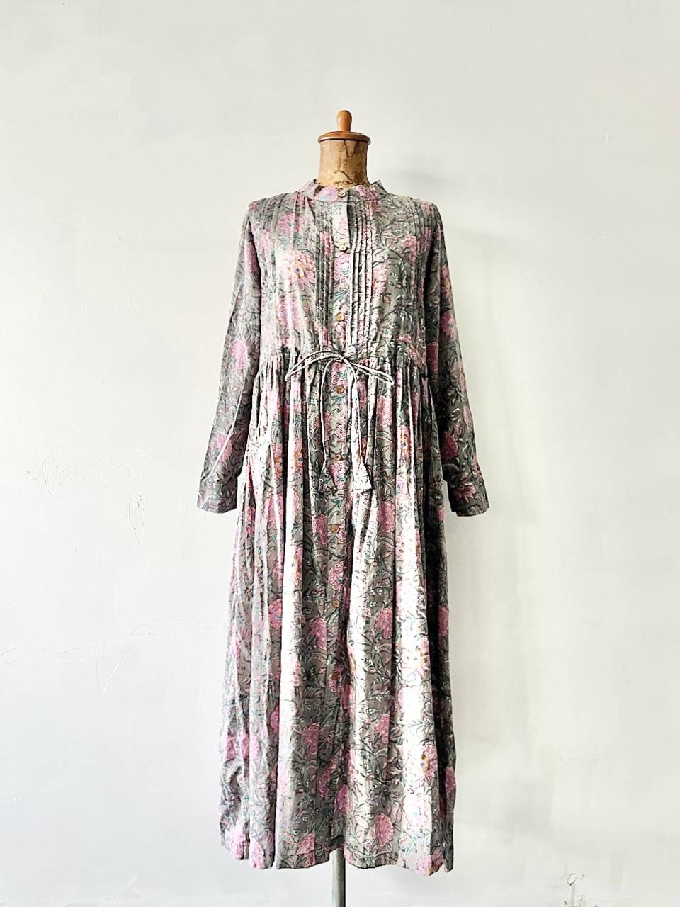 marche　花柄ピンタックシャツワンピース　バンドカラー　サイズS