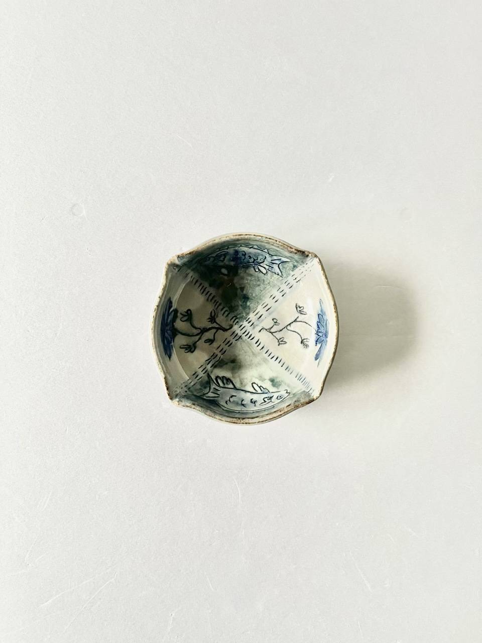 【美品】加賀美円　角鉢　魚　花   