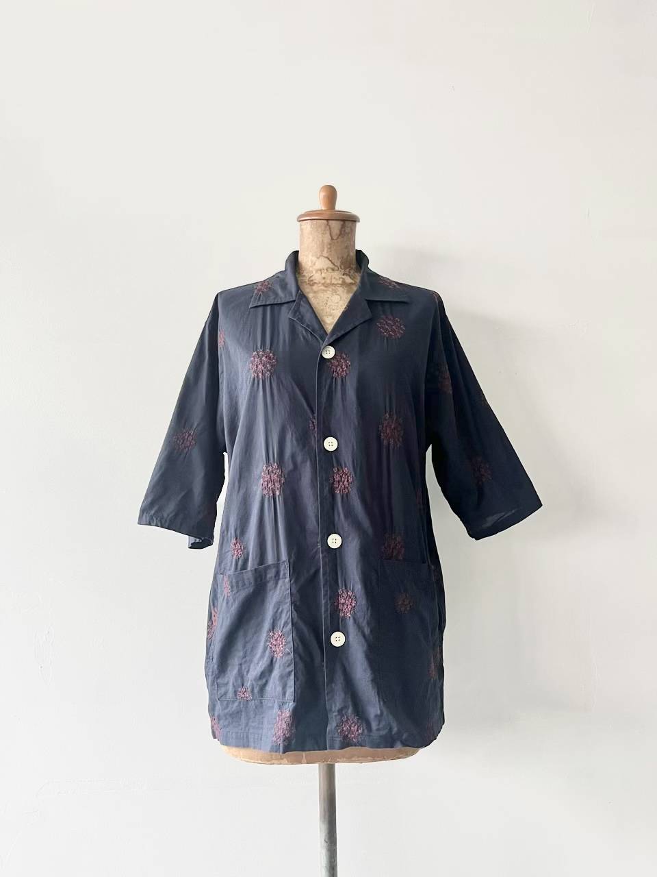 【メンズ】needles　フラワー刺繍オープンカラーカバナシャツ　サイズM