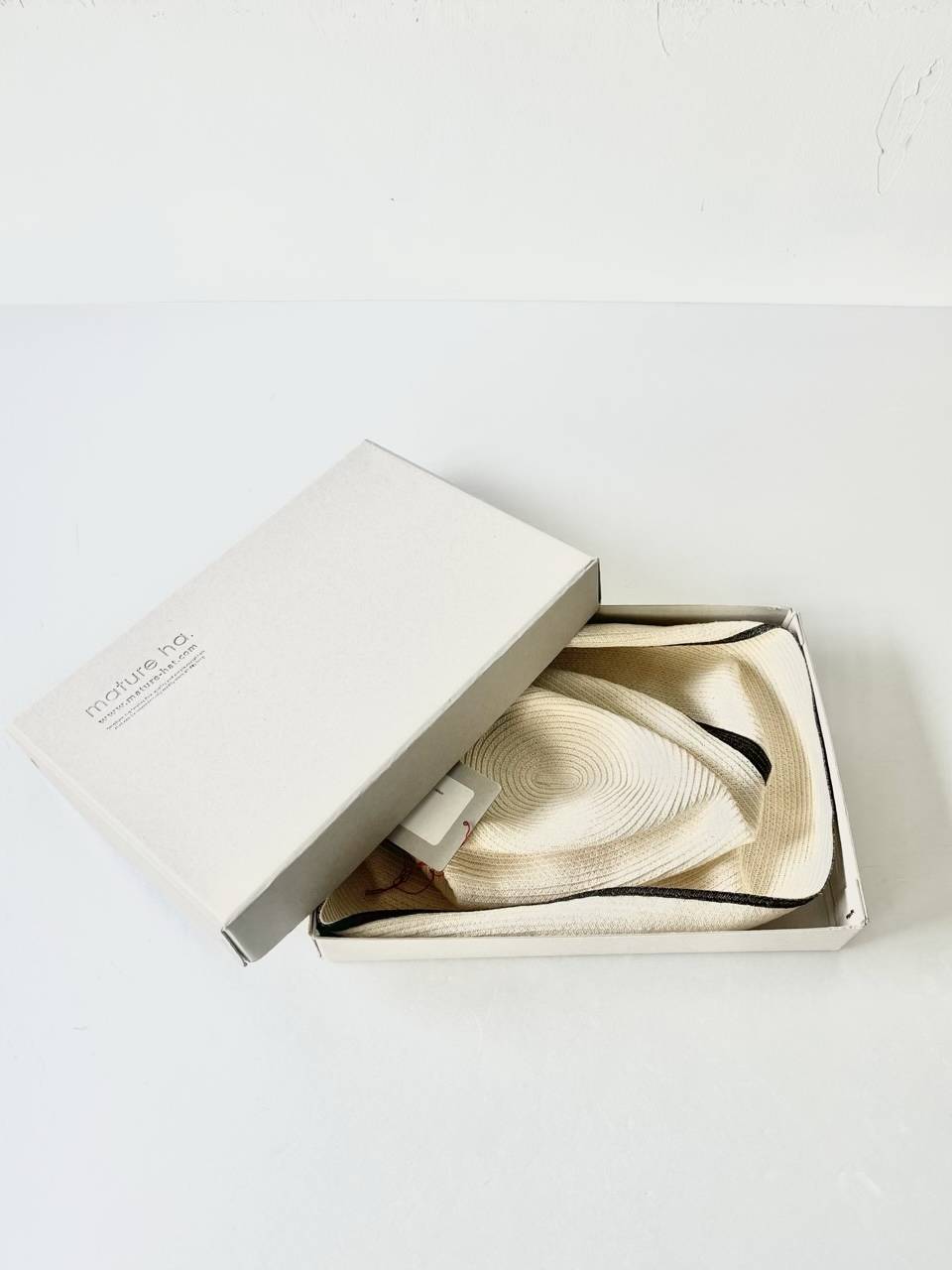 【美品】mature ha.　BOXED HAT　11cm　brim grosgrain ribbon　保管BOX付き