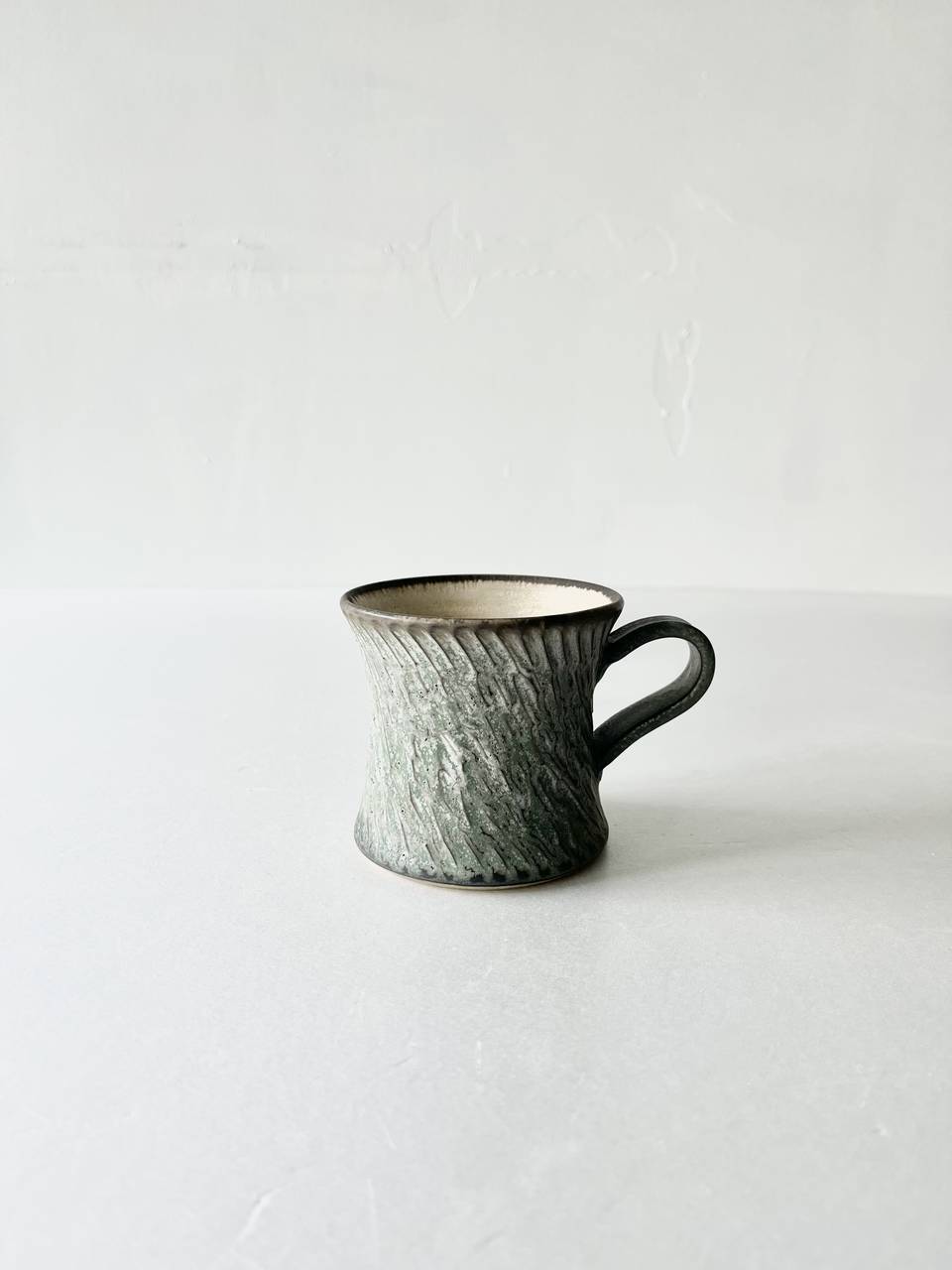 【美品】山本雅則    マグカップ　くびれ型　 黒緑