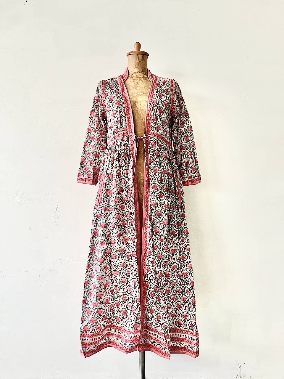 【美品】ANOKHI　ピンク　柄　カシュクール　ワンピース　羽織　サイズS　インド製 