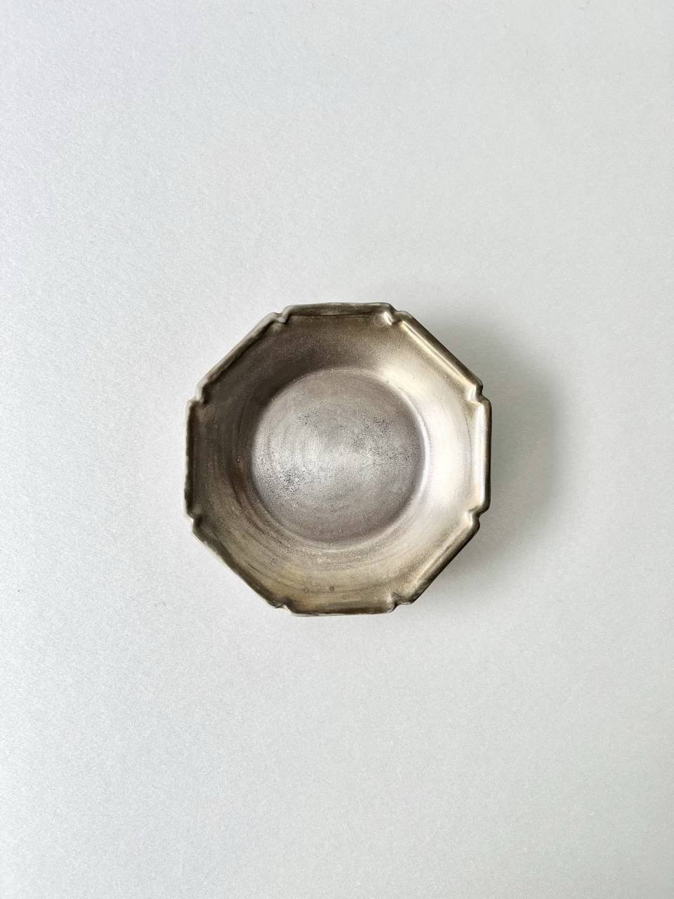 【未使用】臼杵焼 銀彩釉 八角皿 