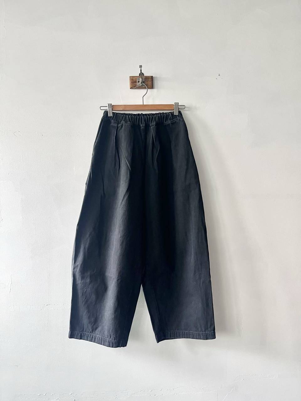fog linen work　コットンリネンイージーワイドパンツ　黒 