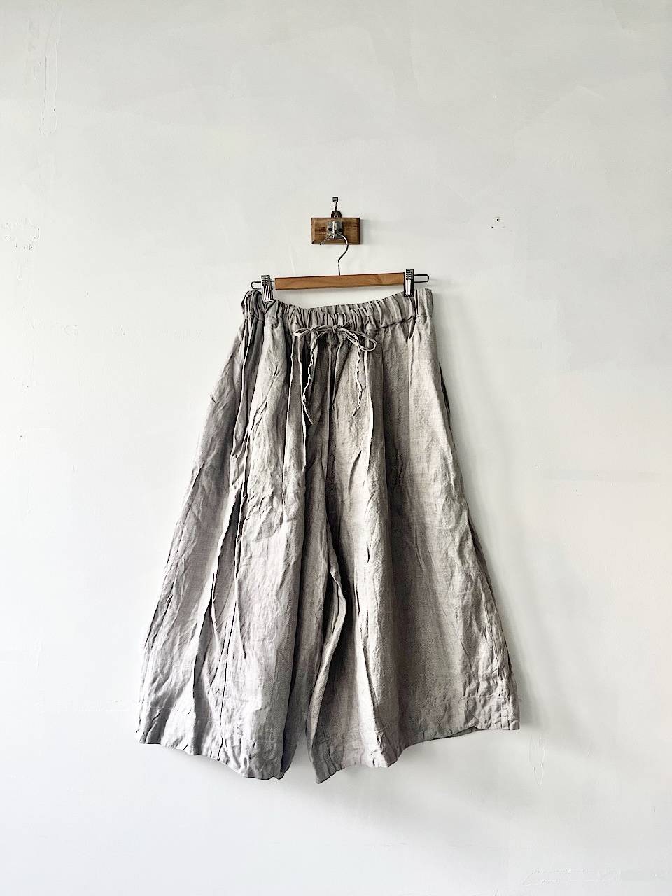 【美品】yuni　ワイドリネンパンツ　グレー　フリーサイズ
