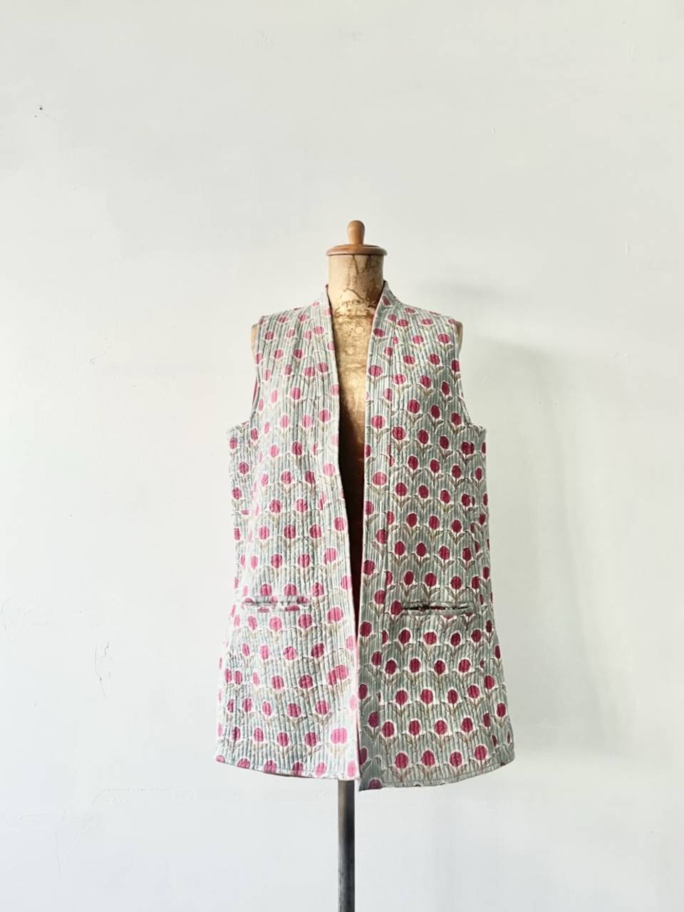 【美品】nidhi　ブロックプリント　キルティングジレ