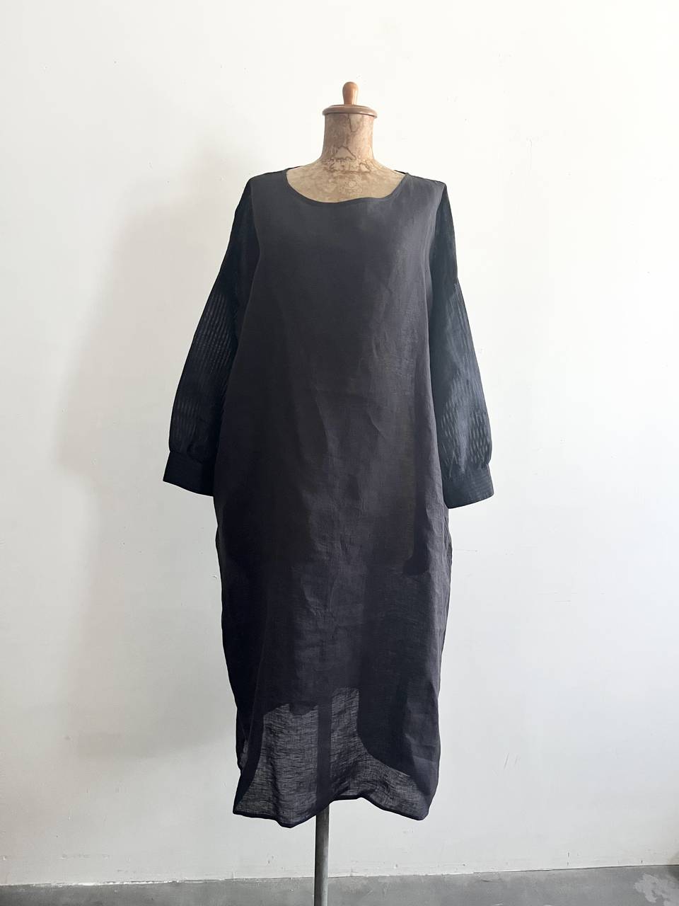 【美品】maison de soil 　HANDWOVEN LINEN・COTTON SILK PATCHWORK DROPSHOULDER DRESS　サイズ1