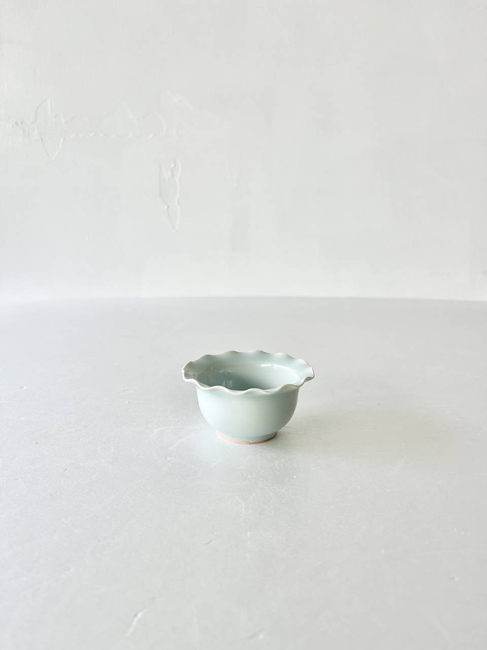 【美品】黒木泰等　青白磁ひらひら豆鉢