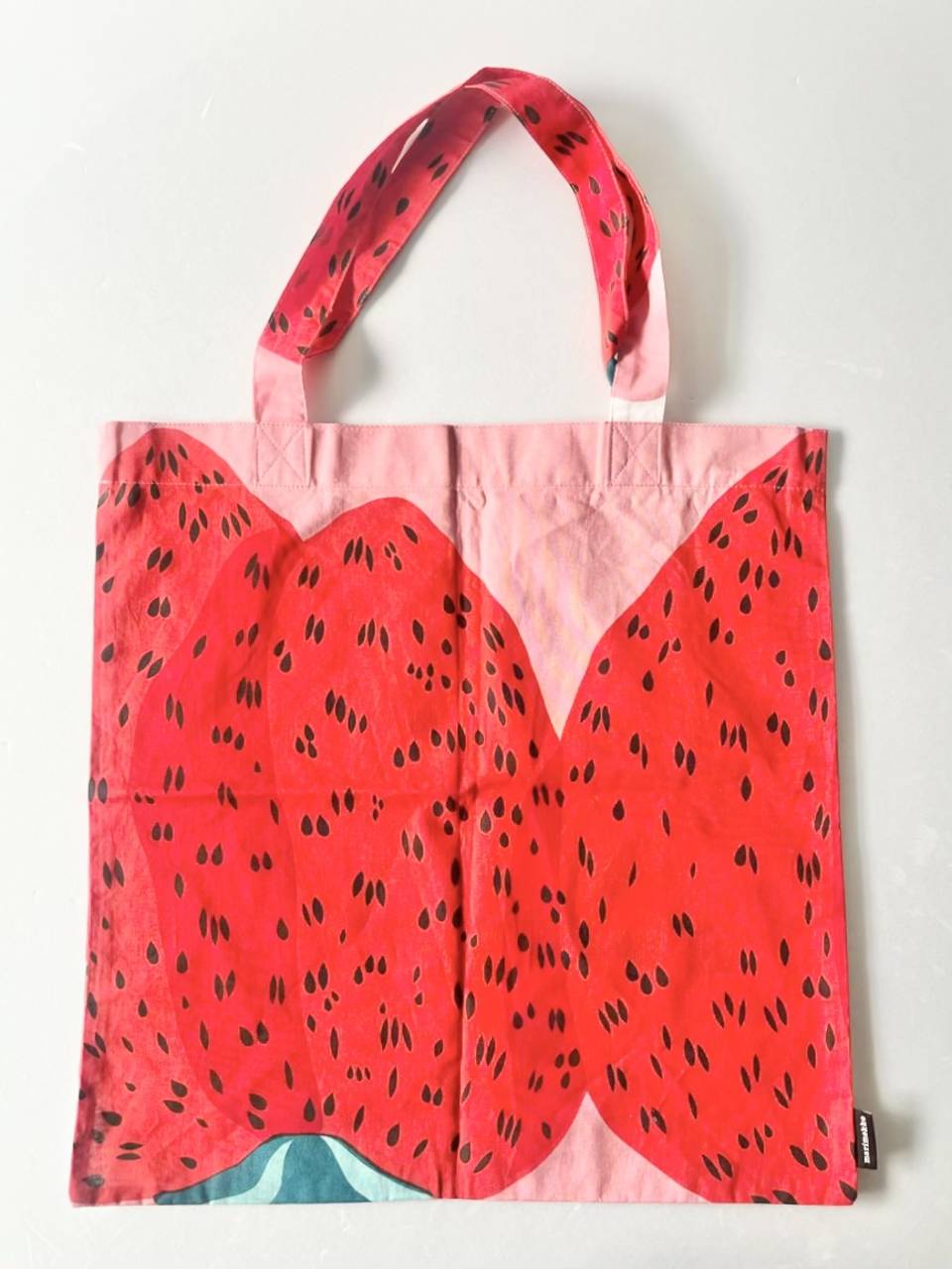 marimekko  mansikkavuoret 　ファブリックバッグ　いちご　