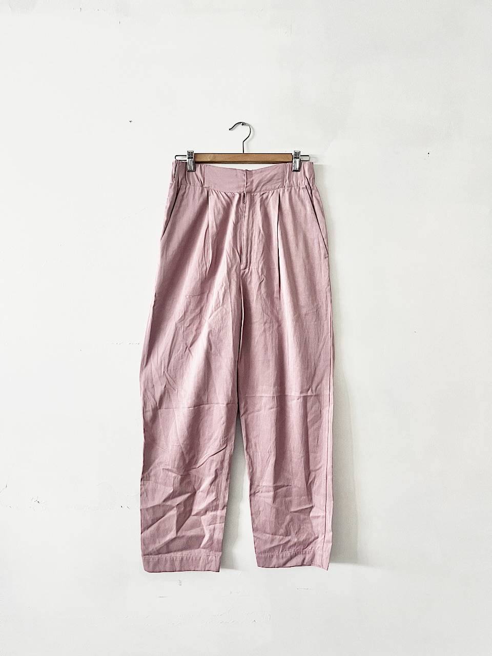 【美品】UNIVERSAL TISSU　テーパードパンツ　ピンク