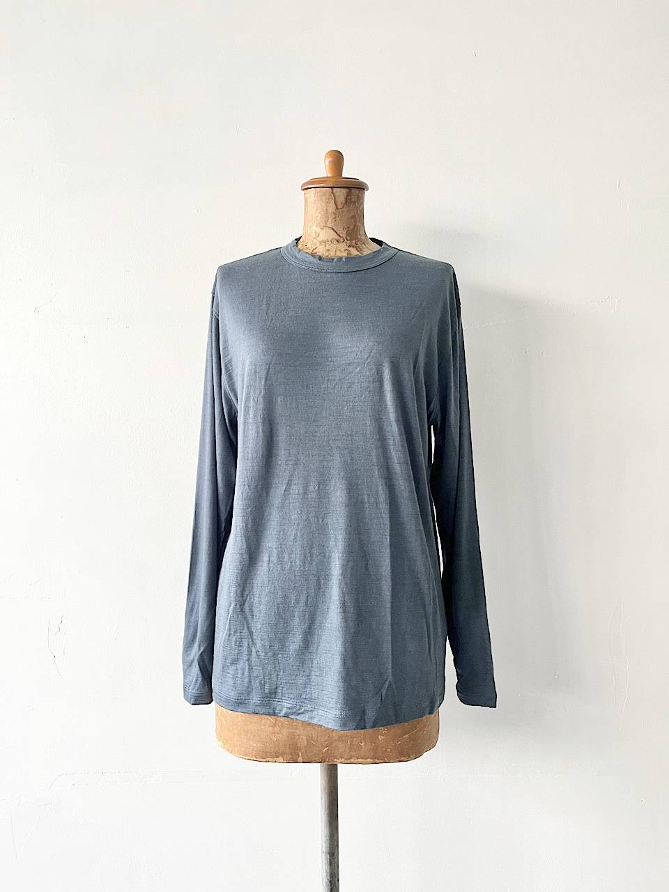 【美品】BATONER　 TROPICAL WOOL CREW NECK　サイズ０　④