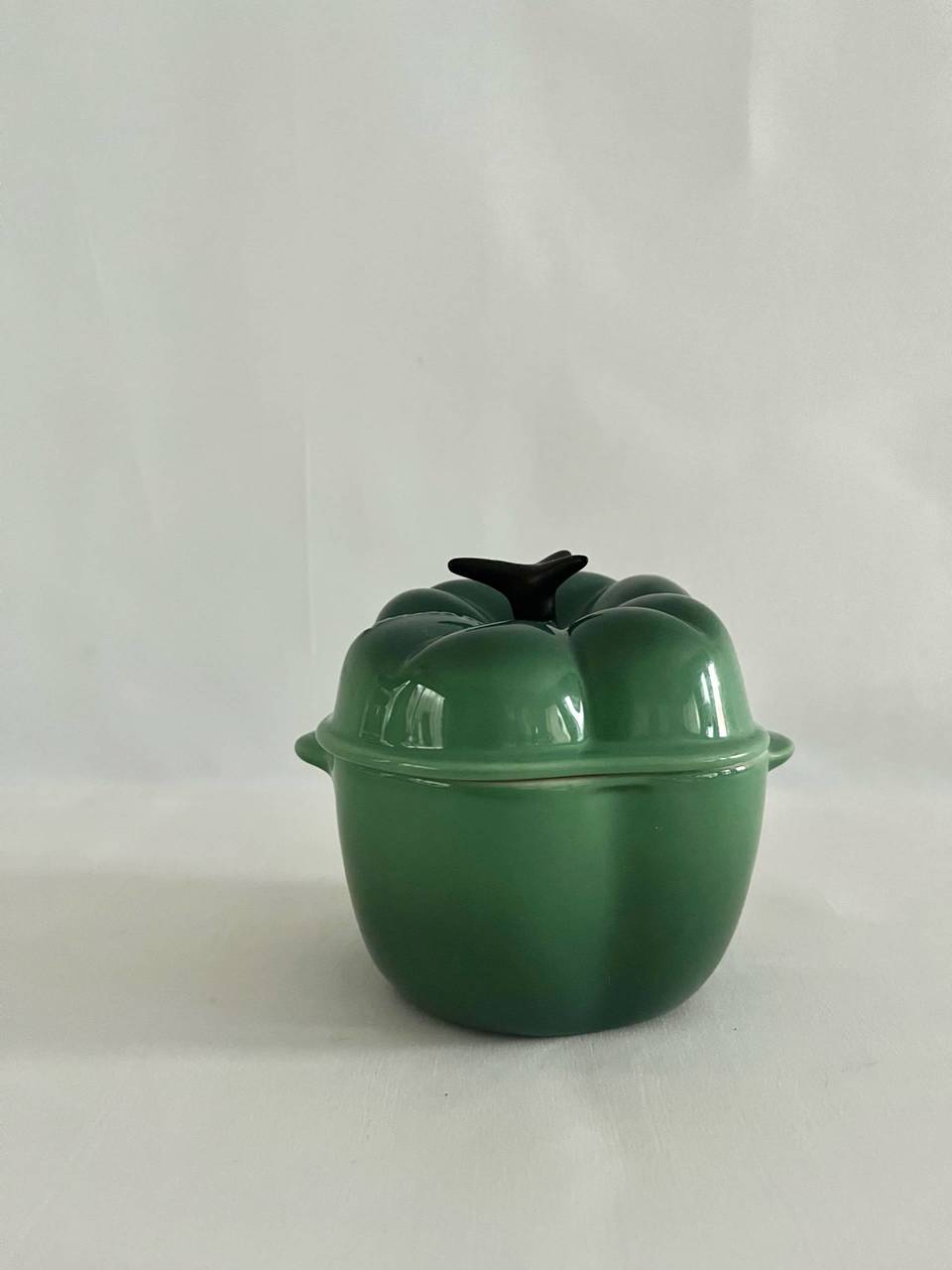 【美品】ル・クルーゼ　ピーマン型ココット　グリーン