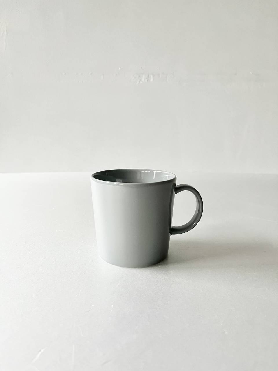 【美品】iittala 　TEEMA　パールグレー　マグカップ