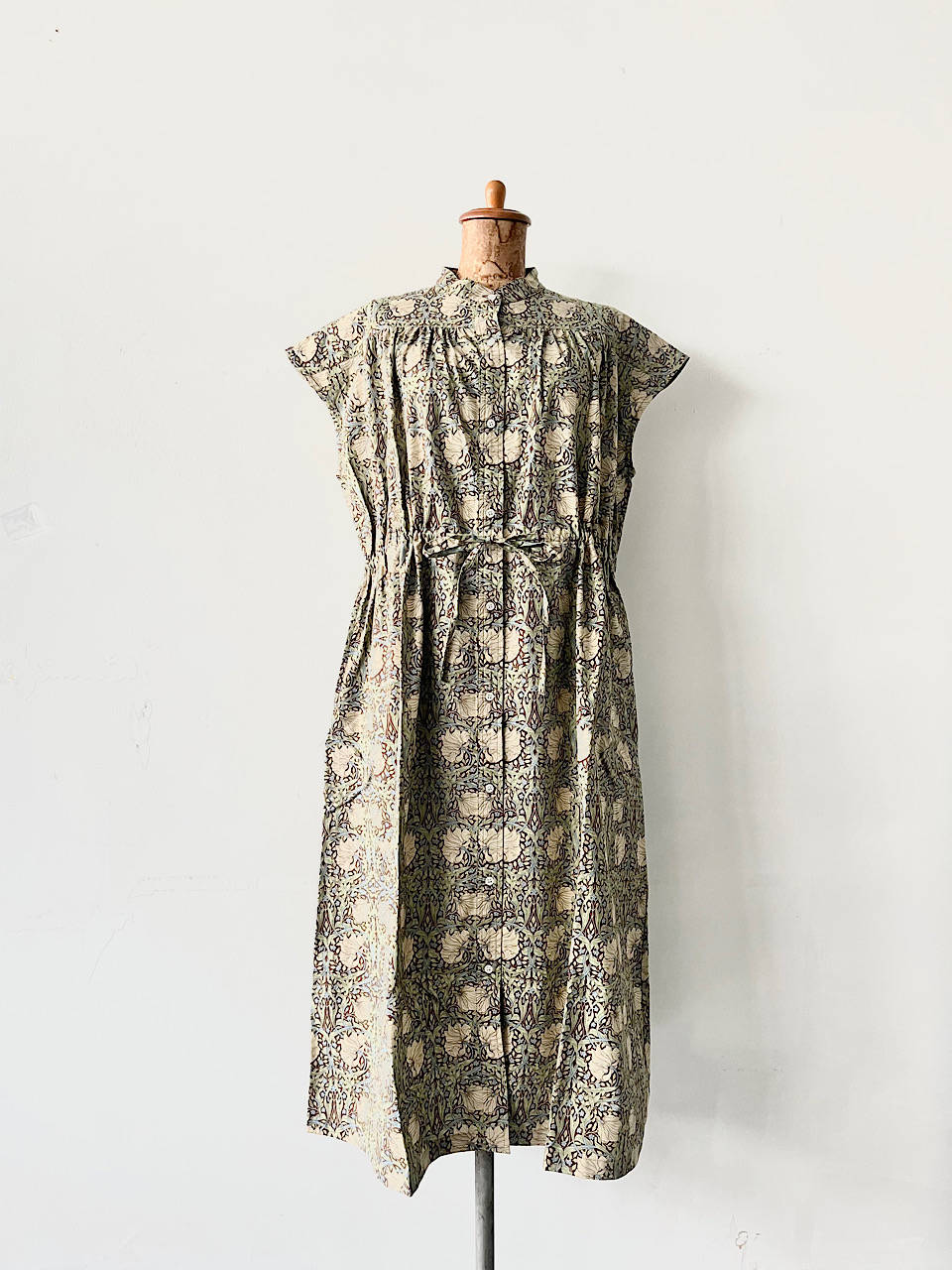 【美品】sosotto　BEST OF MORRIS ウエストドロストフレンチワンピース　23SS