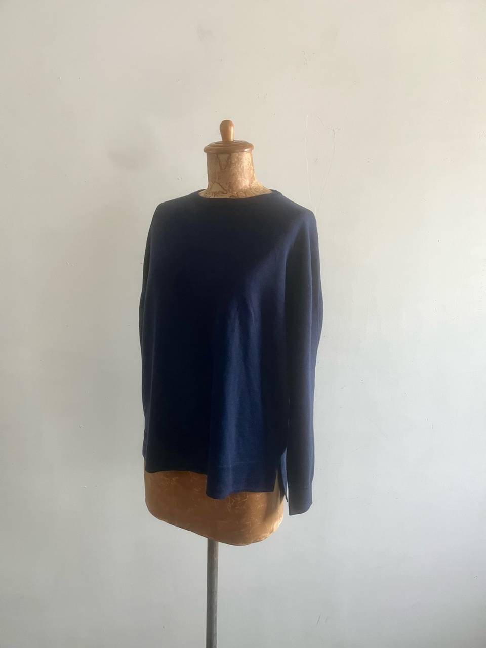 【美品】Midiumi　薄手ウールニット　ネイビー