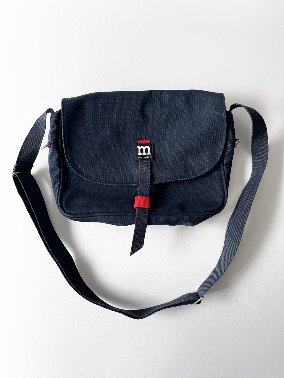 marimekko　Magnetti Laukku ショルダーバッグ　ネイビー
