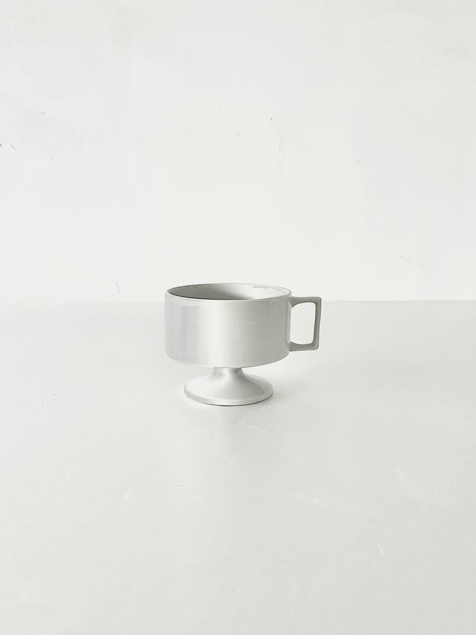 アンティーク　コーヒーカップ　白　②