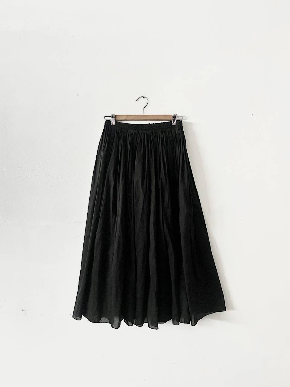 BROOCH　黒　コットンギャザースカート　FREE