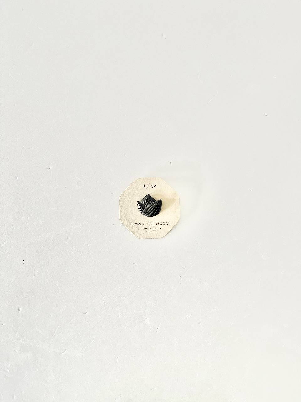 【未使用】BIRD'SWORDS　FLOWER MINI BROOCH  お花　ブローチ　陶器