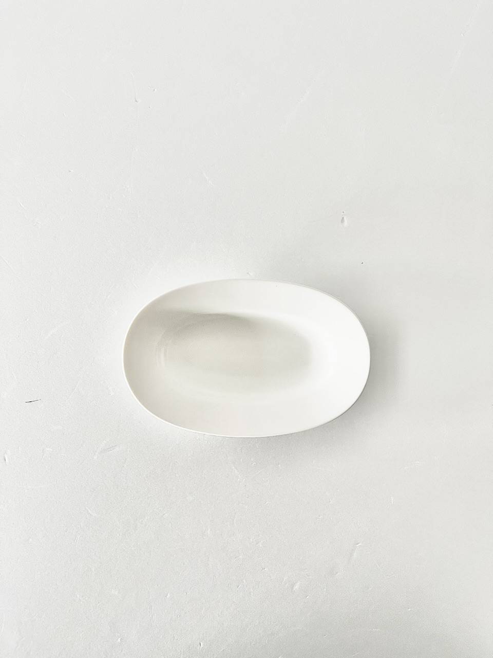 【未使用】yumiko iihoshi porcelain oval plate オーバルプレート lily white　Sサイズ