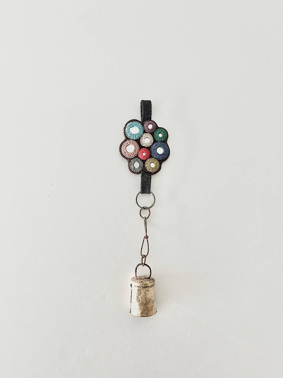 【新品】NUL　手刺繍カウベル　ミラーワーク　オーナメント　風鈴