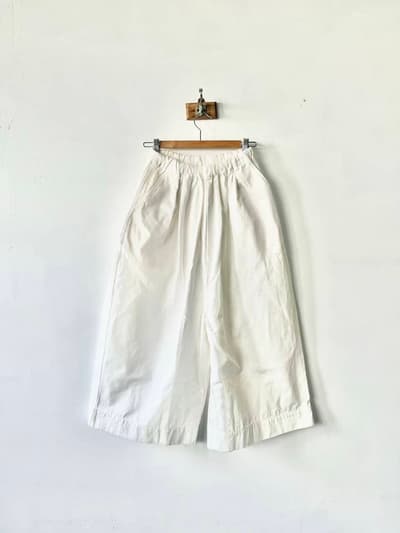 【美品】ゴーシュ　カツラギオーバーサイズドパンツ　白　サイズ２ 画像1