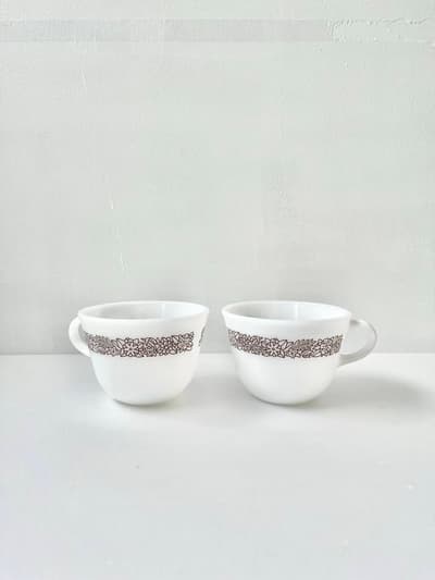 OLD PYREX　ウッドランド ミルクガラスカップ　2点セット 画像1