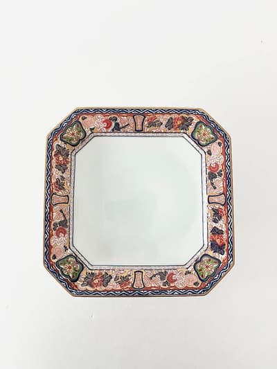 【美品】有田焼　極錦 金彩 古伊万里様式　八角盛皿　25cm 画像1