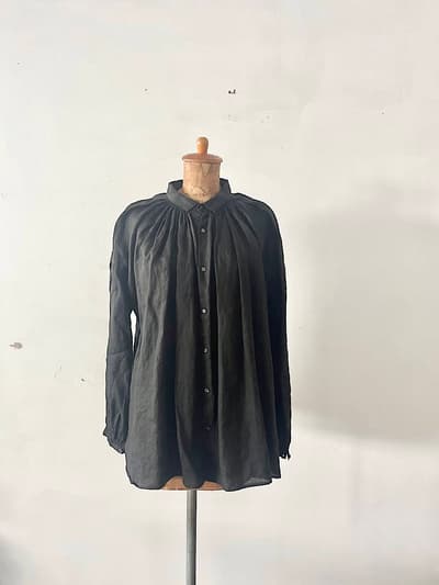 【美品】Veritecoeur　 アンティークブラウス　黒　リネン　 画像1