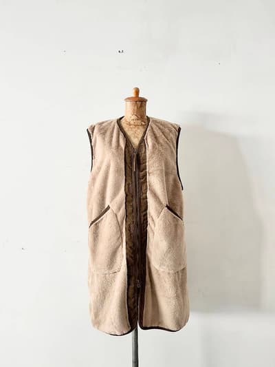 【美品】KHA:KI　エコファー ミドル ライナー ベスト　サイズ１　BEIGE 画像1