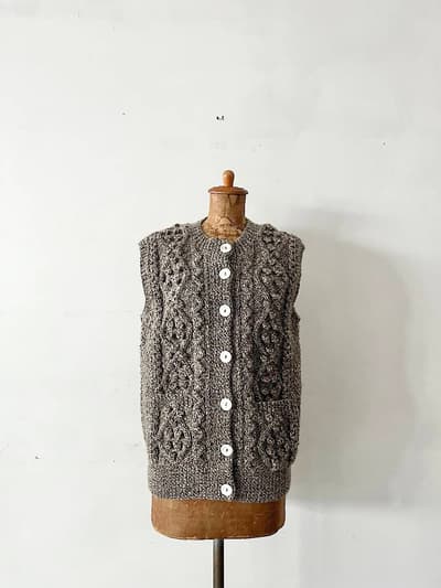 【美品】INVERALLAN ・ Colenimo　ウールニットベスト　サイズ38 画像1