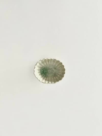有松進　灰釉ビードロ　小皿　8cm 画像1