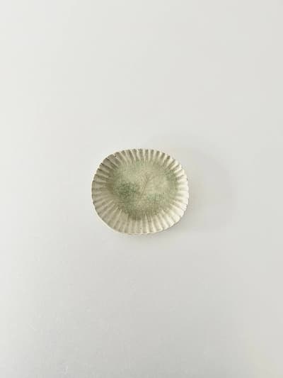 有松進　灰釉ビードロ　小判輪花皿　② 画像1