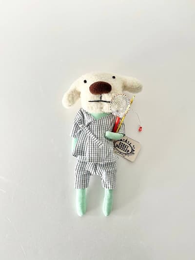 BOBBY DAZZLER　ぬいぐるみ　犬　ホワイト　タグ付き 画像1