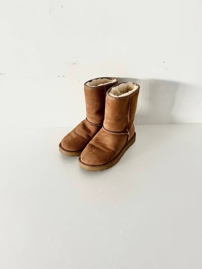 【美品】UGG　W CLASSIC SHORT　ムートンブーツ 画像1