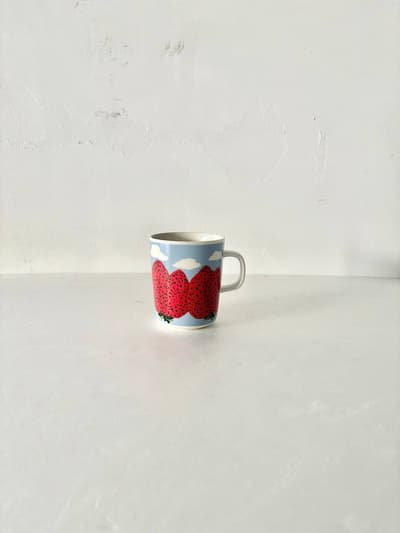 【北欧】marimekko　MANSIKKAVUORET　マグカップ　 画像1